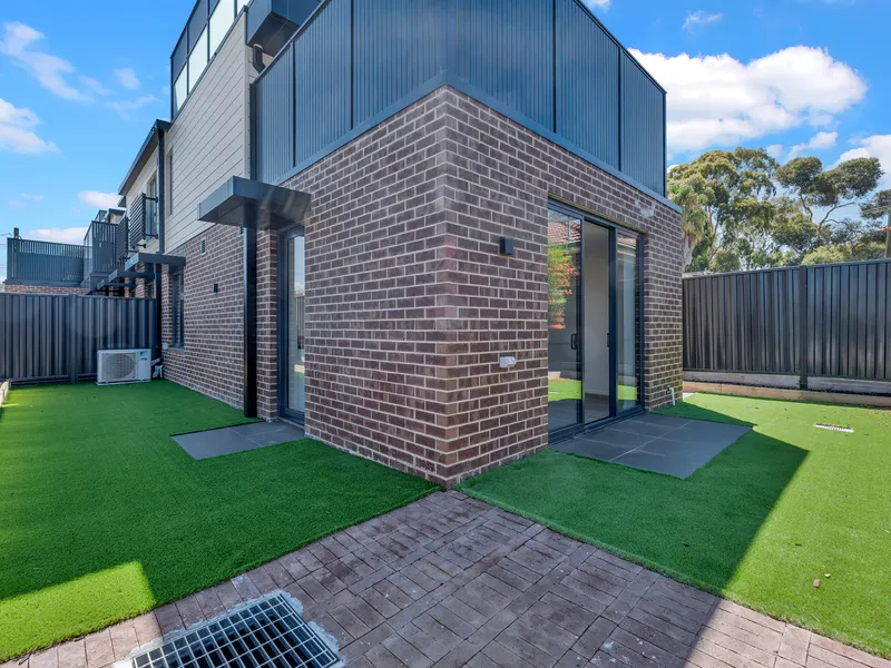 Near New 1-Bedroom Apartment with Outdoor Oasis