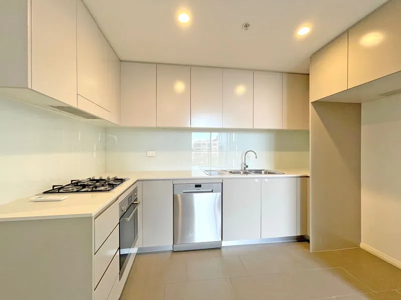 ULTRA MODERN ONE-BEDROOM APARTMENT IN CENTRAL LOCATION