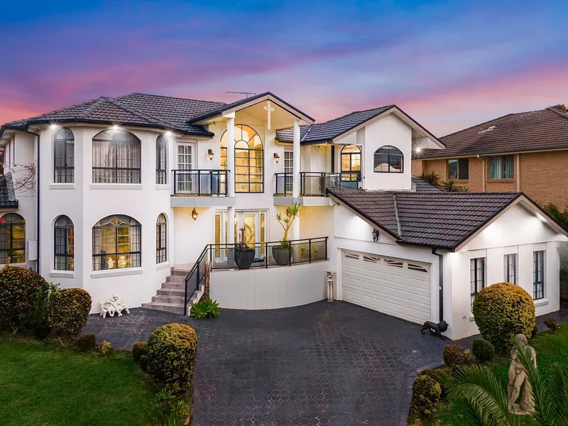 Grand in Size & Land area this is one of Kellyville Ridge's finest homes
