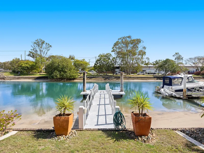 MOOLOOLABA DEEP WATERFRONT PROPERTY