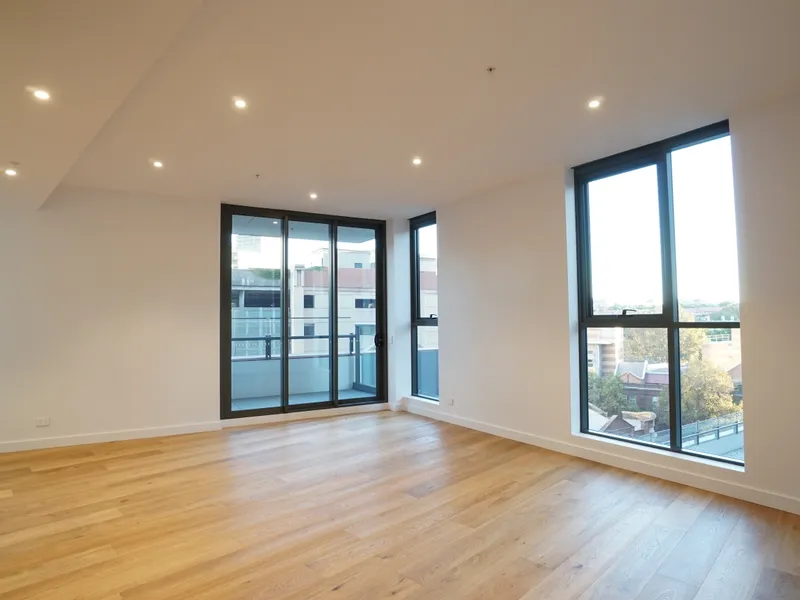 Superior One Bedroom plus Study in Darling Square