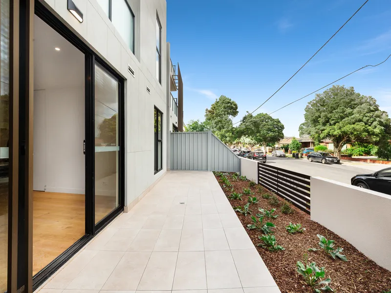 Designer ground floor apartment in leafy central location