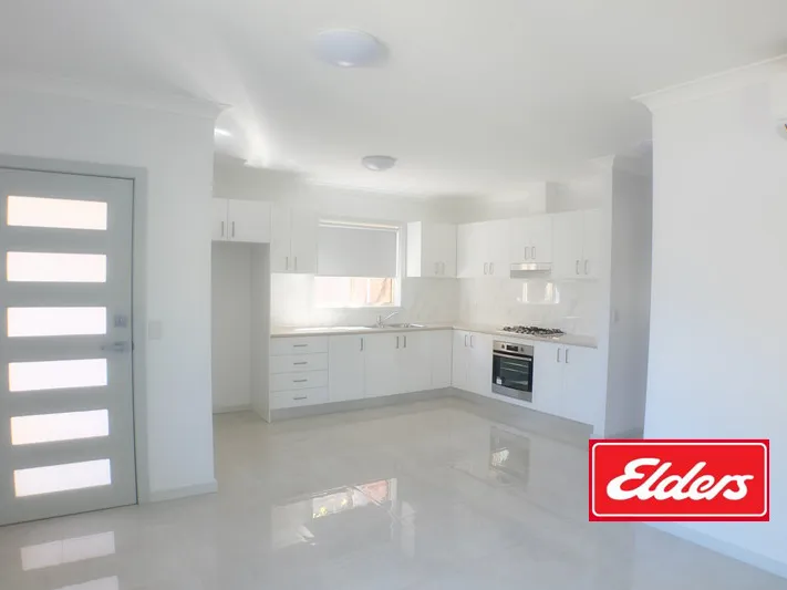 As New 2 Bedrooms Granny Flat For Lease