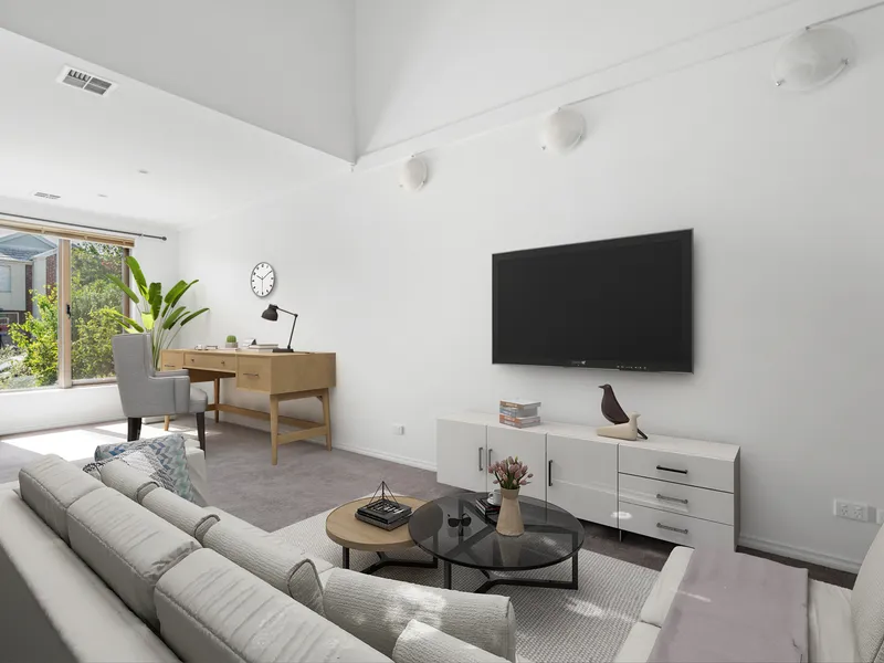 Address offering every attraction! 