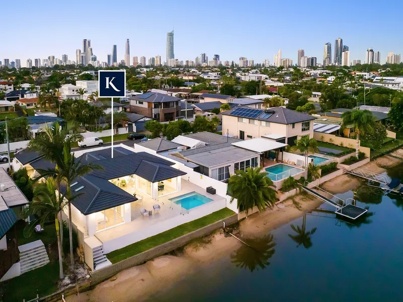 Renovated House in Central Waterfront Enclave