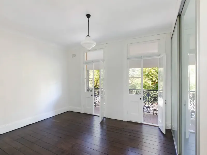 Spacious Victorian Terrace in Sought After Location