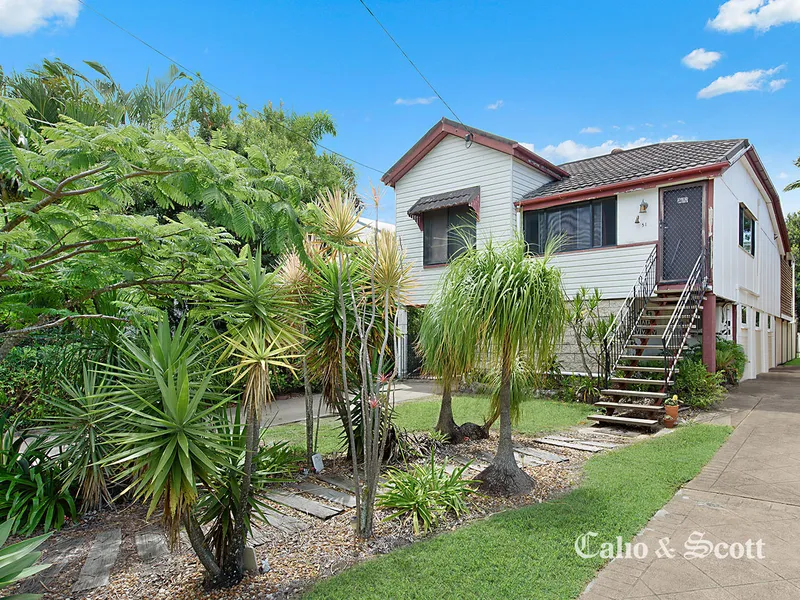 HIGH ON THE HILL - Views all around