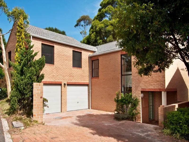 Unique, spacious family home with double garage overlooking Latham Park.