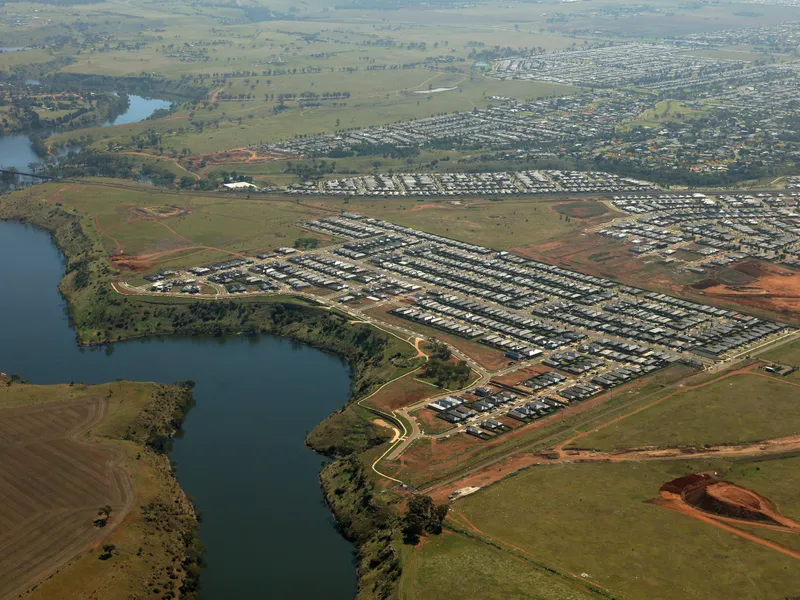 Toolern Waters Estate - 476m2 - Titled