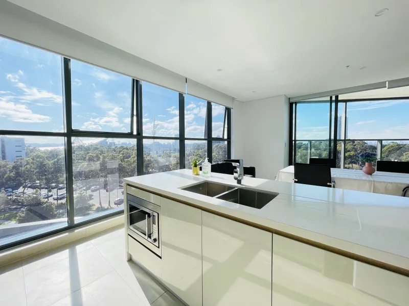 North East Facing Abundant Sunlight | 2 Car Space | Spectacular View | Large Size 123m² | Close to Olympic Park Station