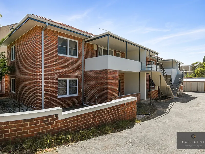 Character Group of 8 Apartments