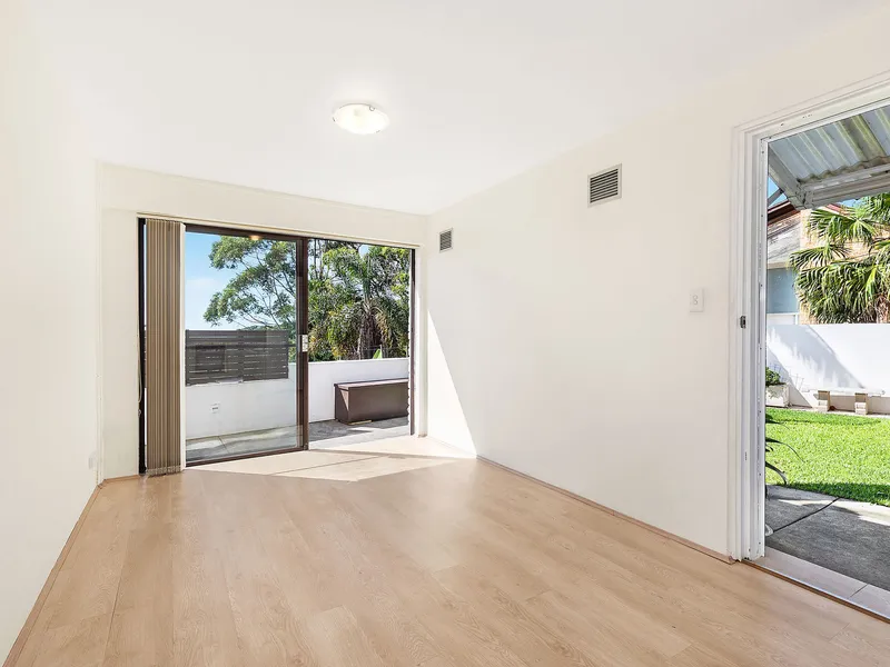 Modern flat in desirable locale