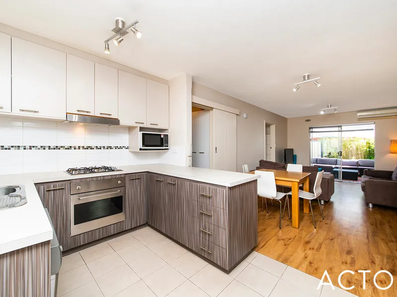 2BRM FULLY FURNISHED & EQUIPPED APARTMENT  LEASED AFTER 1ST HOME OPEN!