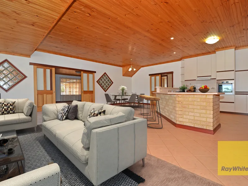 SUBSTANTIAL HOME WITH VIEWS