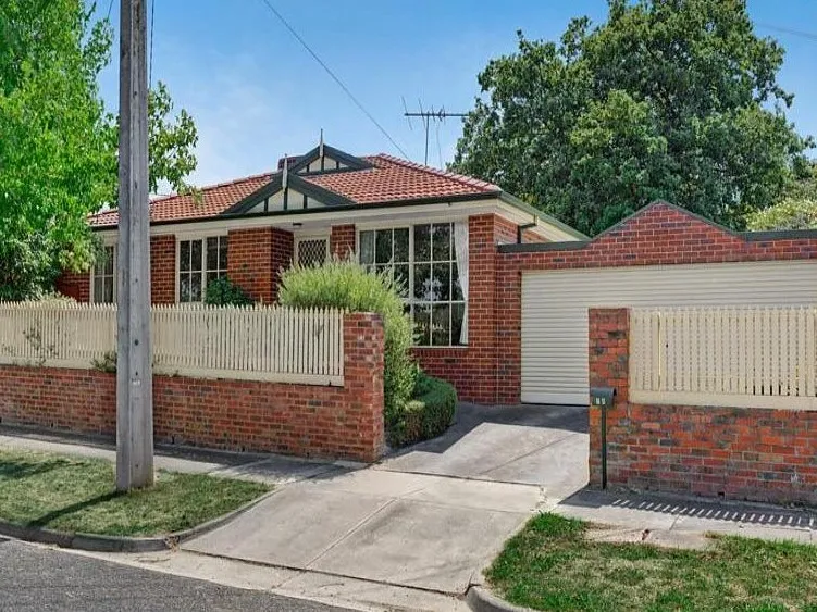 Charming 3-Bedroom townhouse in Prime Burwood Location