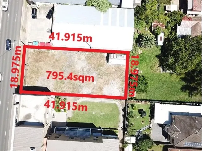 LARGE BLOCK – FULL OF POTENTIAL