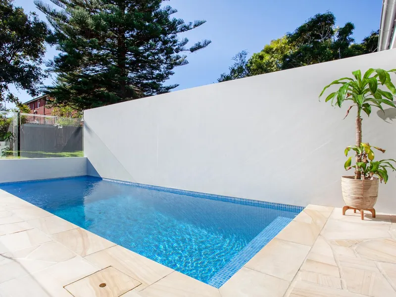 BEACH HOUSE w/POOL MOMENTS TO COOGEE BEACH-$3500/week including bills & wifi