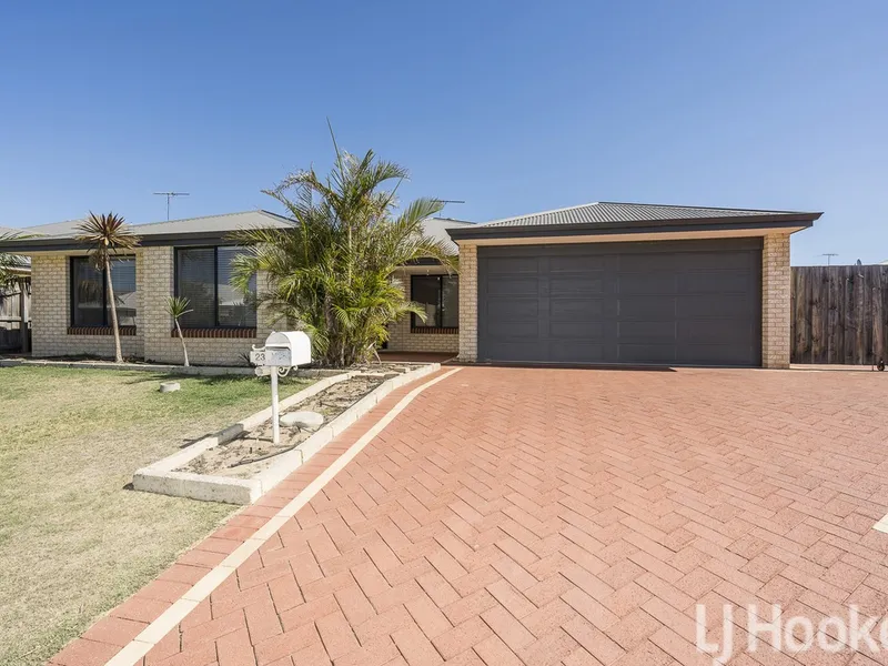 SEASCAPES GEM! SIDE ACCESS, WORKSHOP, ROOM FOR BIG TOYS!