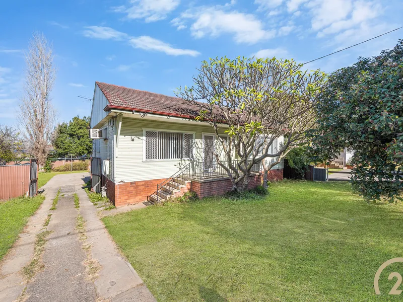 3 BEDROOM HOME + GRANNY FLAT, 619SQM BLOCK WITH A 18m FRONTAGE!