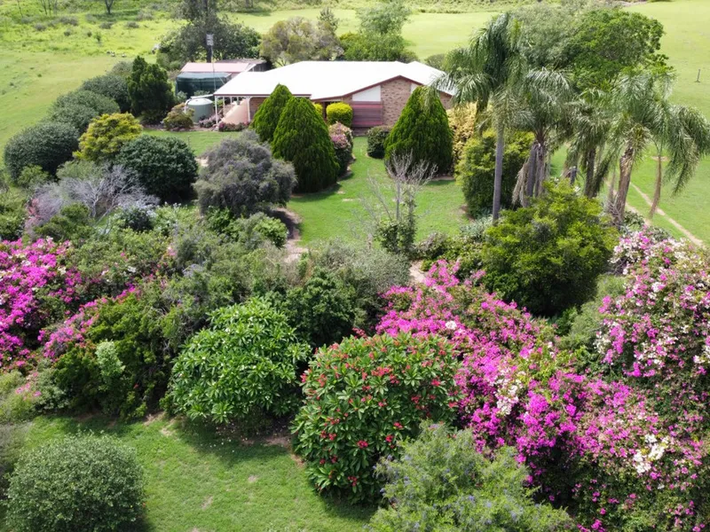 Beautiful home ready to occupy! Loads of space to do your thing!!