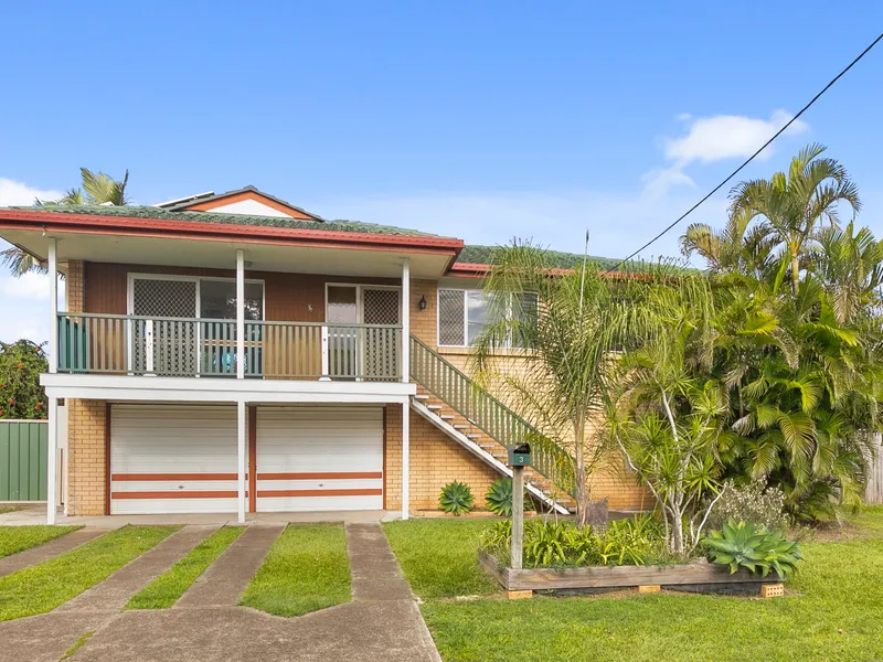 Family Home With Spa In The Heart Of Tingalpa