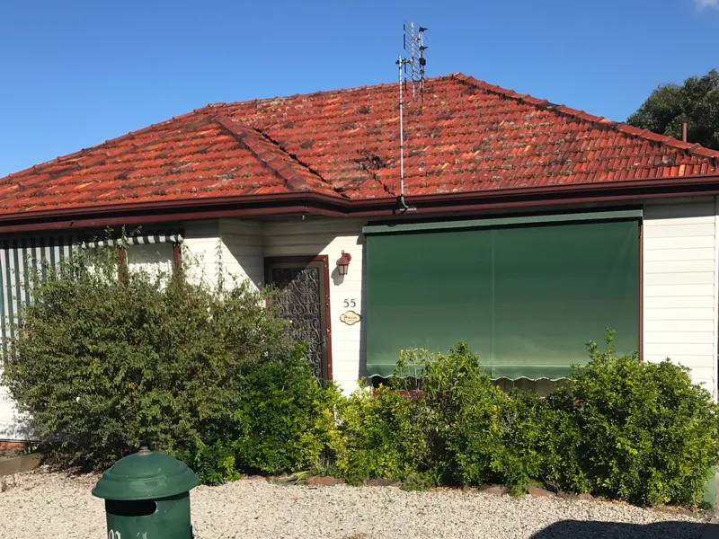 STUDENT HOUSE OPPOSITE THE UNIVERSITY