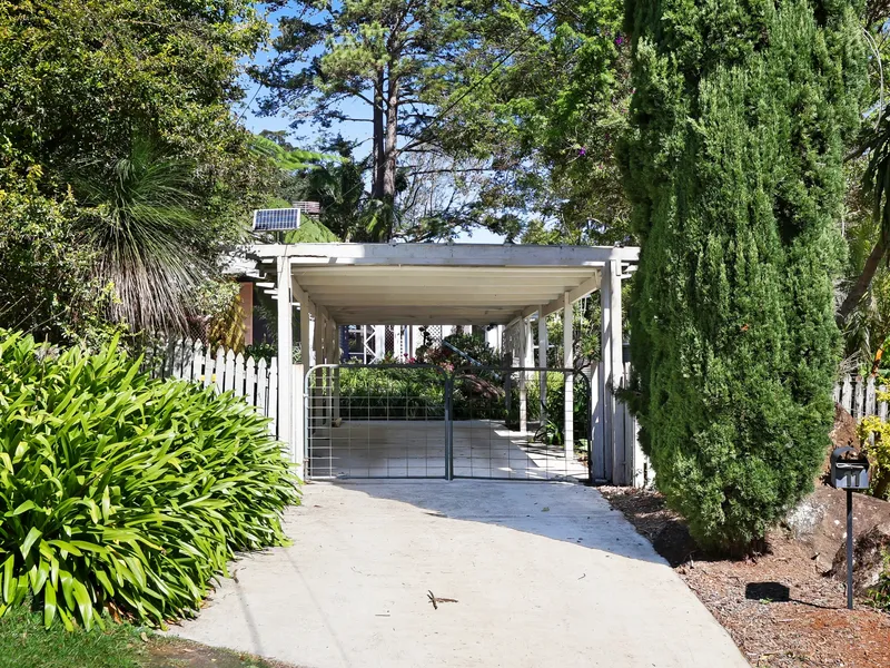 LEAFY HIDEAWAY IN PEACEFUL TAMBORINE COMMUNITY