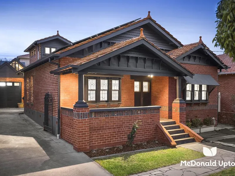 Captivating Californian in Coveted Cul-De-Sac