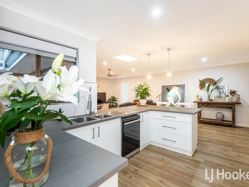 Renovated beauty, just move right in!