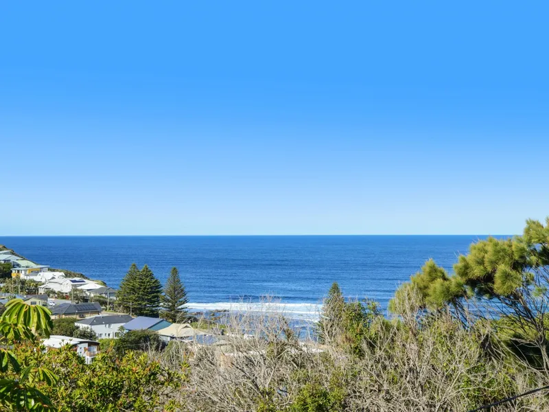 OCEAN VIEWS 300M TO THE BEACH