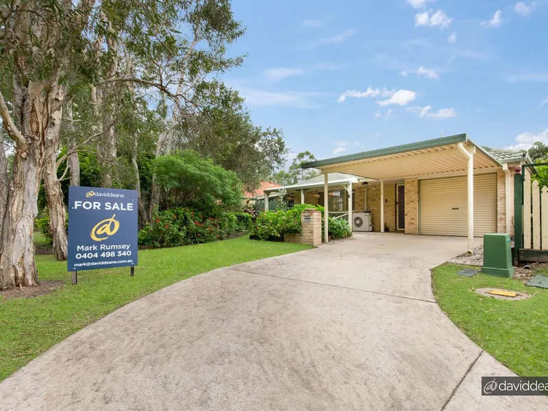 Picture Perfect with Parkland Views