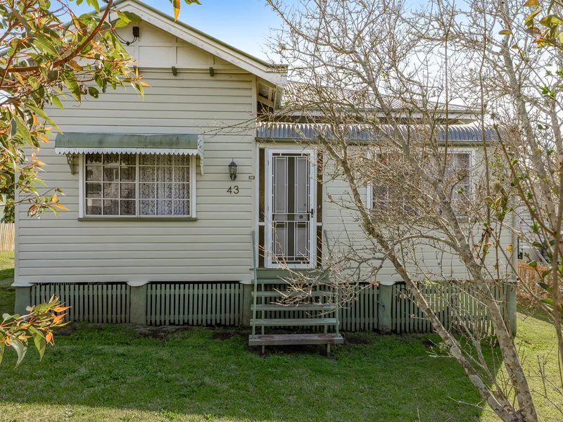 Spacious Character Classic - Ideal Location