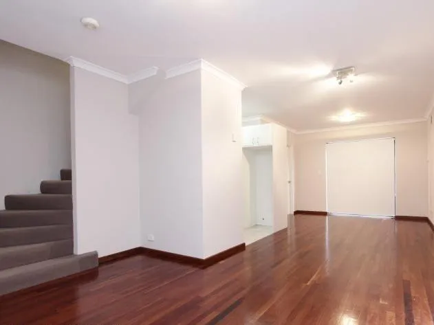 Townhouse for rent in an unbeatable location!