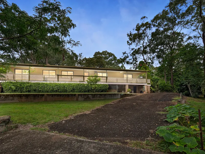 COMFORTABLE COUNTRY LIVING