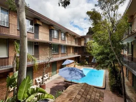 Ideally Located Bed-sit