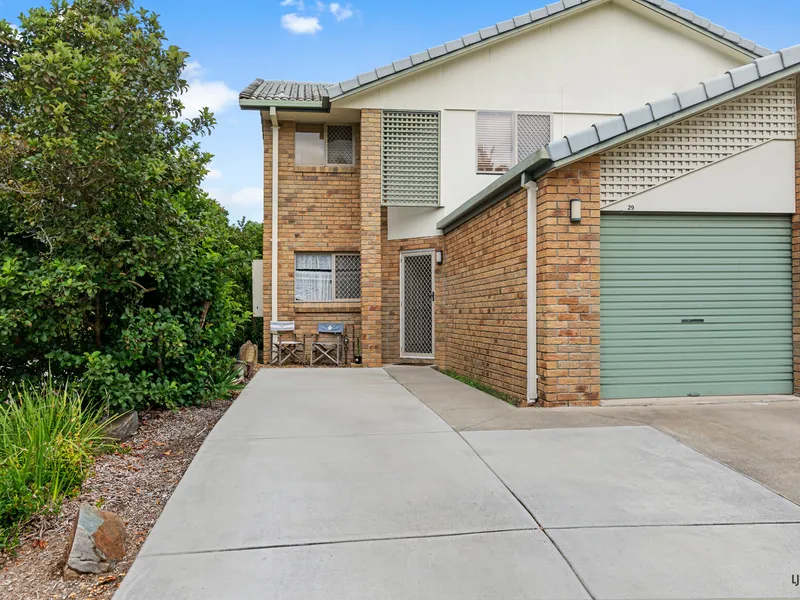 Spacious Townhouse - Excellent Location