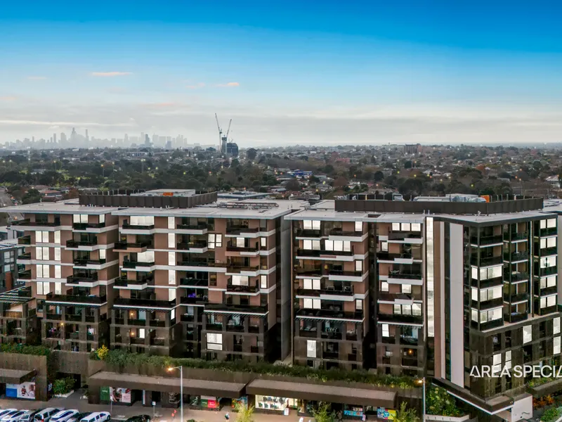 Stylish Urban Living with an Exciting View!