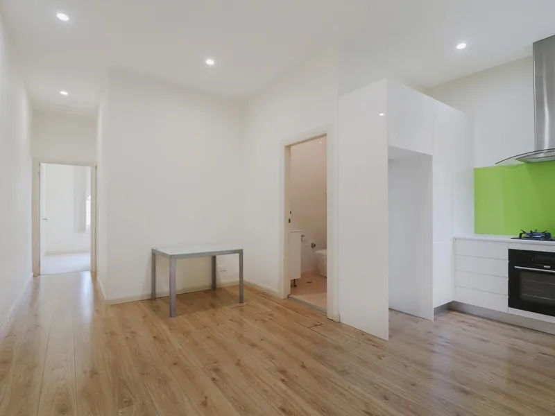 LEVEL 1 APARTMENT IN THE HEART OF NEUTRAL BAY - FLEXIBLE AS 1 OR 2 BEDROOM