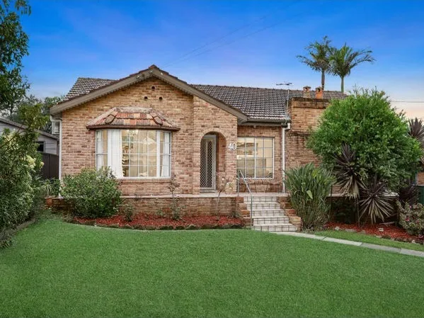 Approved Duplex site / Renovate & enjoy the pool