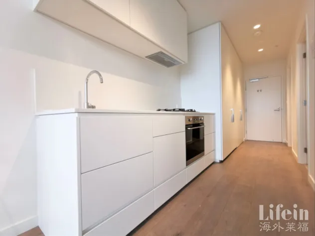 Modern One Bedroom Apartment at West Melbourne