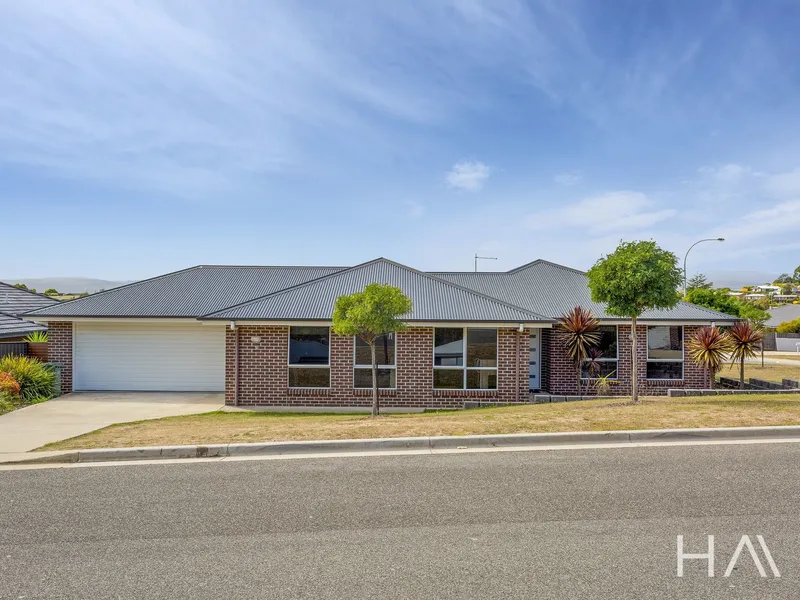 Modern Family Home with Long Term Tenant