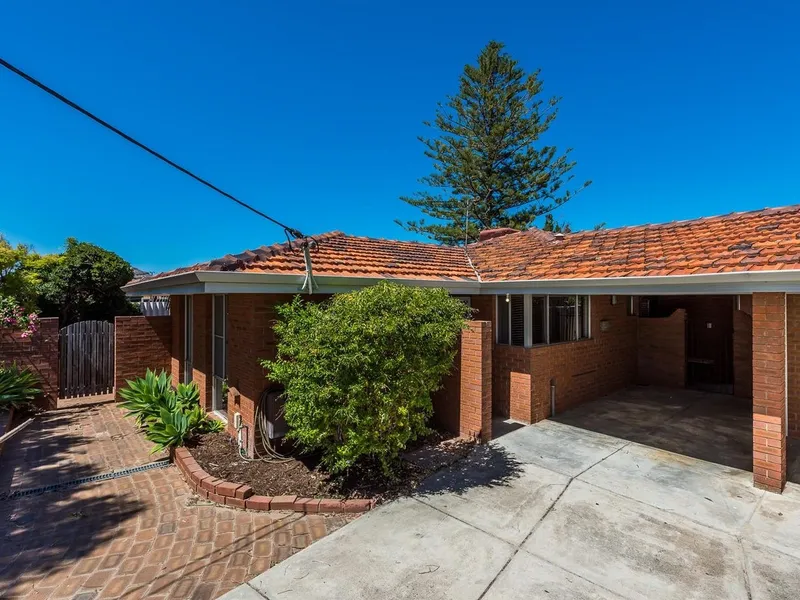 KALLAROO - 3 BED VILLA LOCATED ON QUIET CUL-DE-SAC AND CLOSE TO THE BEACH