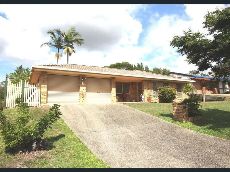 4 Bedroom Family Home - Convenient Location