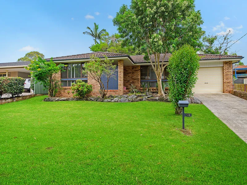 Three Bedroom Home In Family Friendly Neighbourhood