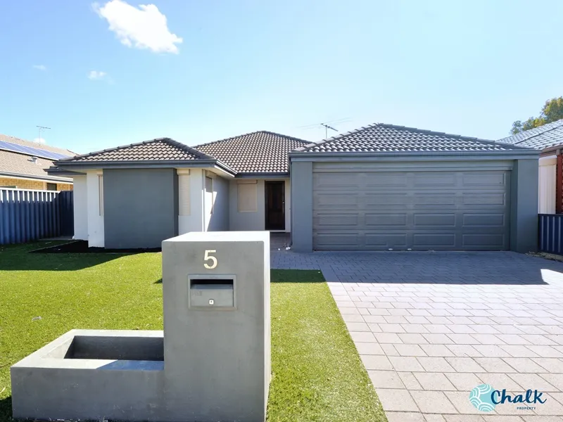 LARGE FAMILY HOME IN RIVERGUM ESTATE!