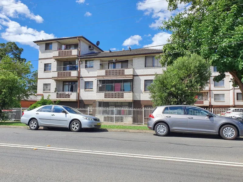 TWO BEDROOM UNIT IN JOHN ST