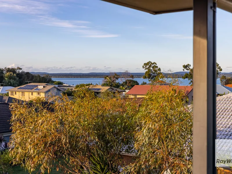 EMBRACE THE BAYSIDE LIFESTYLE!