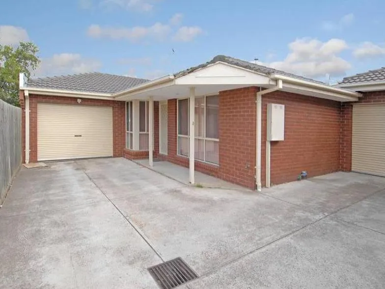 Spacious 3 Bedroom Unit in a Central Location