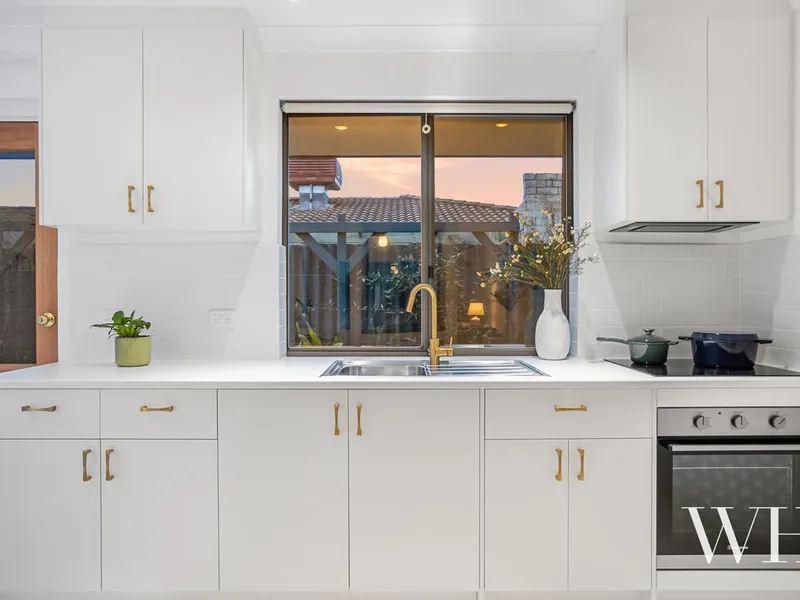 Riverside Sanctuary in the Heart of Bicton