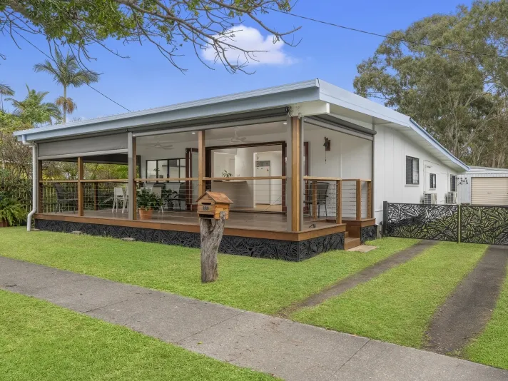 FRESHLY RENOVATED COASTAL COTTAGE